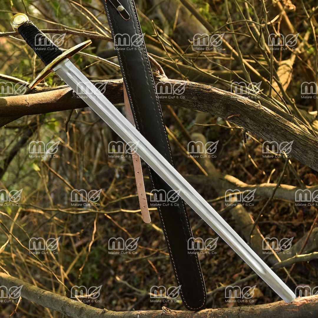 Golden Hilt Reenactment Sword – Blunt Edge Medieval Knight’s Blade With Leathe Wrapped Handle, Cosplay & Display Prop
