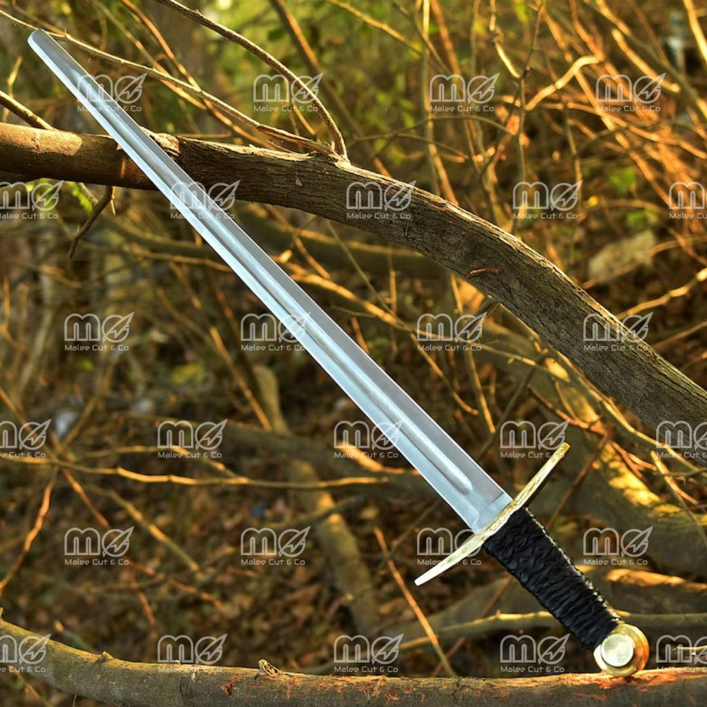Golden Hilt Reenactment Sword – Blunt Edge Medieval Knight’s Blade With Leathe Wrapped Handle, Cosplay & Display Prop