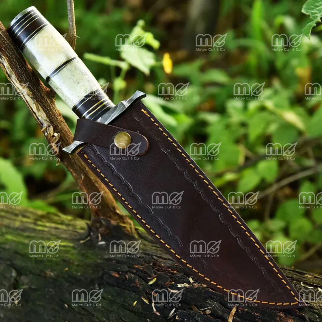 Handmade Damascus Steel Hunting Knife – Survival & Camping Tool