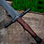 Hand-Forged Damascus Steel Sword – Engraved Guard, Leather Handle