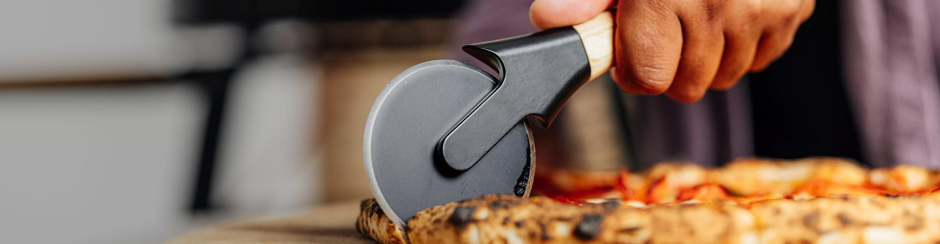 Best Pizza Cutter | Rocker & Wheel Pizza Cutters for Professionals