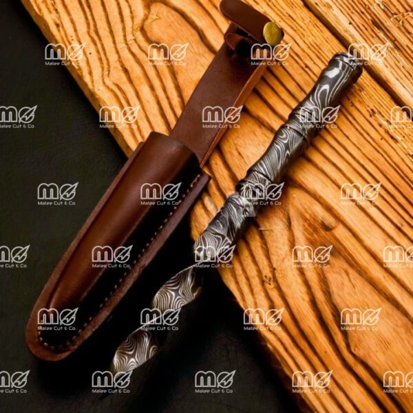 Custom 10" Damascus Steel Tri Dagger – Hand-Forged Twisted Pattern Kris With Leather Sheath